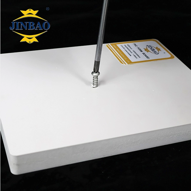 Шкафная доска из ПВХ или МДФ: что лучше для мебели для кухни и ванной?