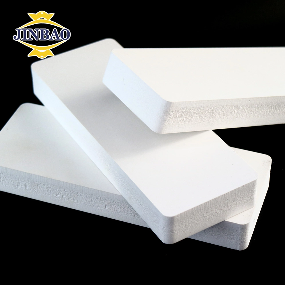 Пенопласт ПВХ и фанера: сравнение долговечности, стоимости и применения